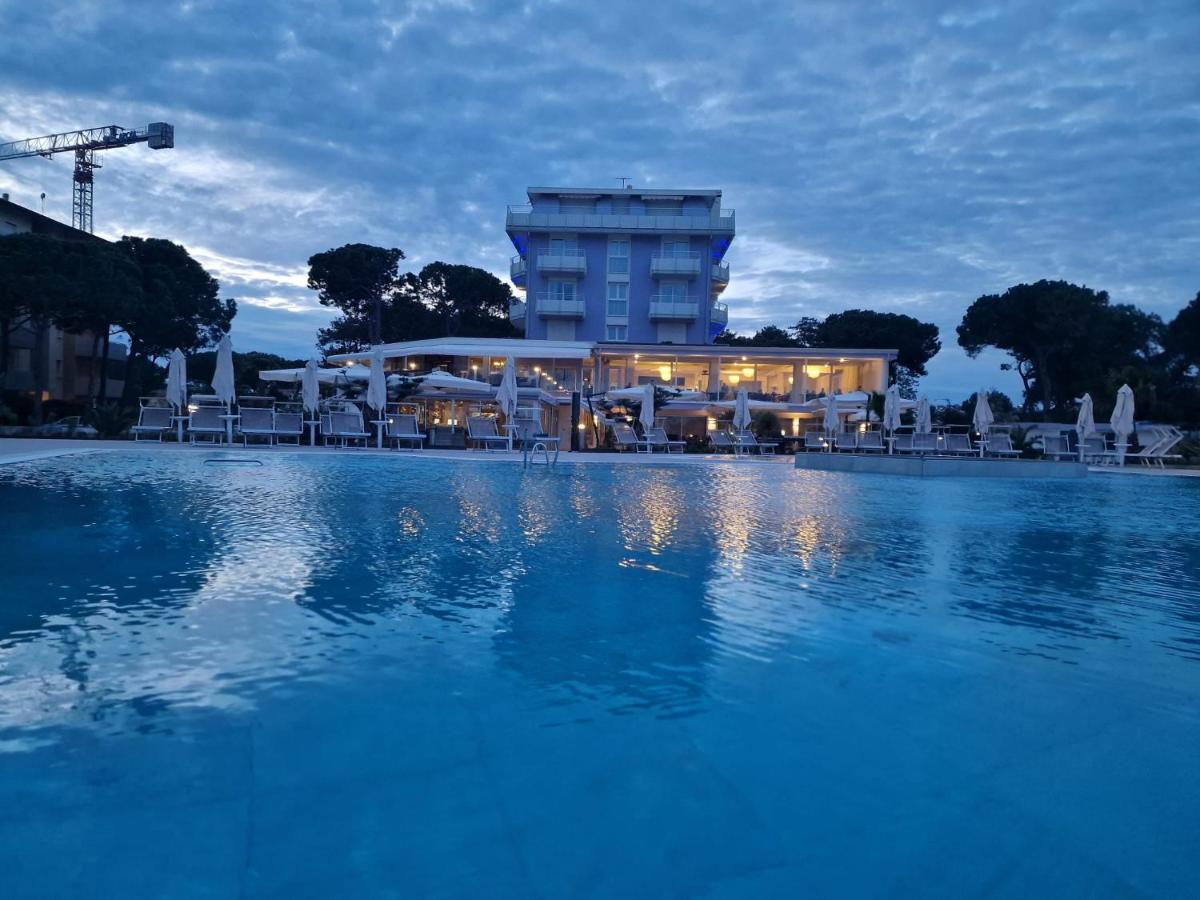 Fantinello Hotel Caorle Exterior foto