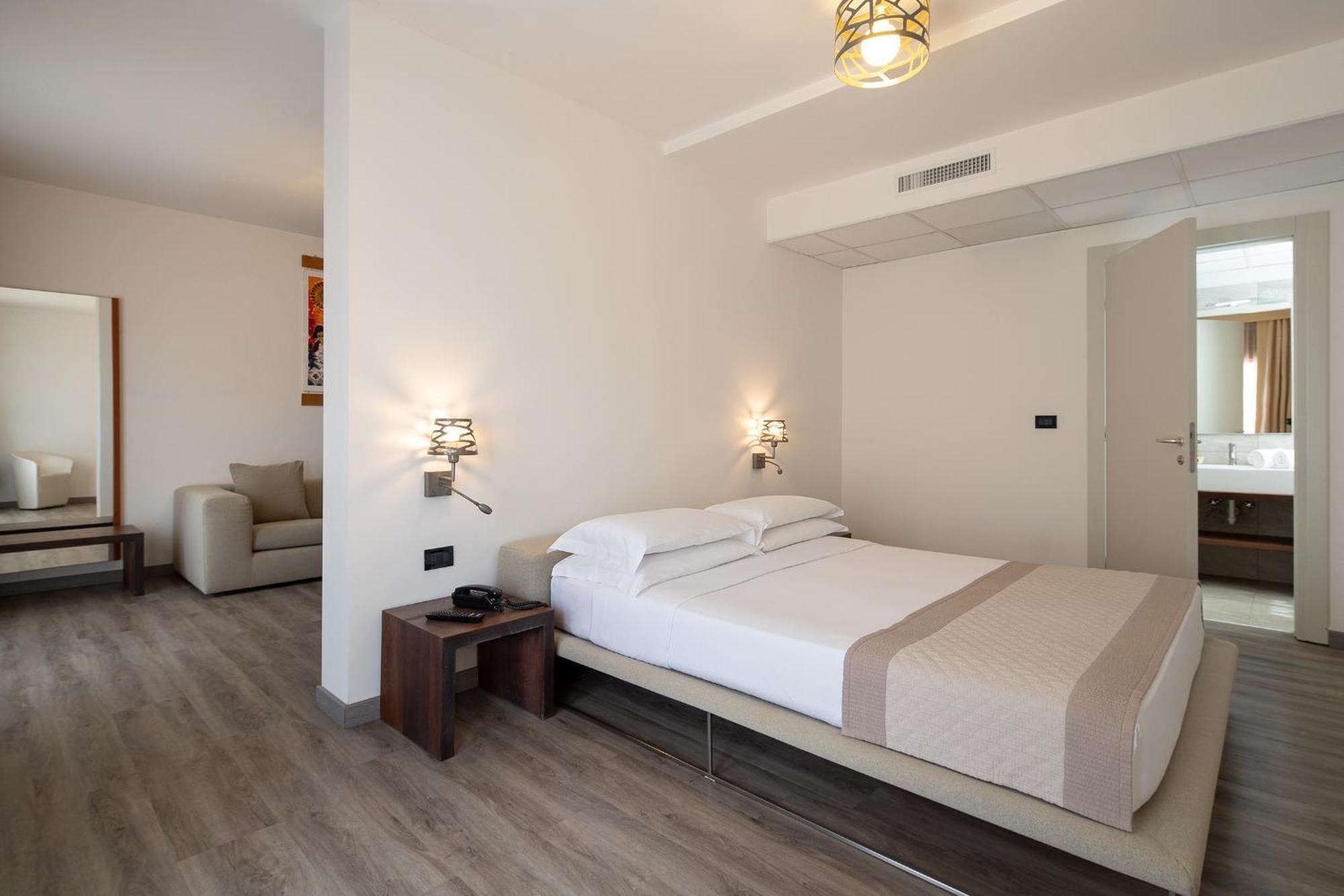 Fantinello Hotel Caorle Exterior foto