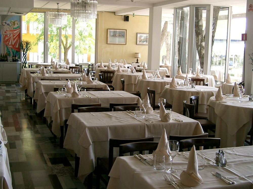 Fantinello Hotel Caorle Exterior foto