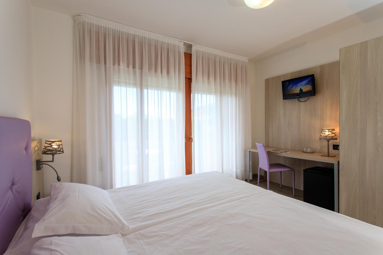 Fantinello Hotel Caorle Exterior foto